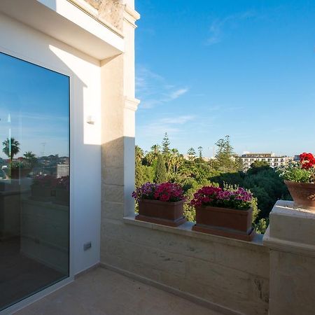 Le Bifore Charming House Lecce Buitenkant foto