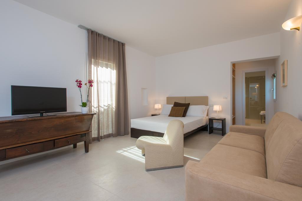 Le Bifore Charming House Lecce Buitenkant foto
