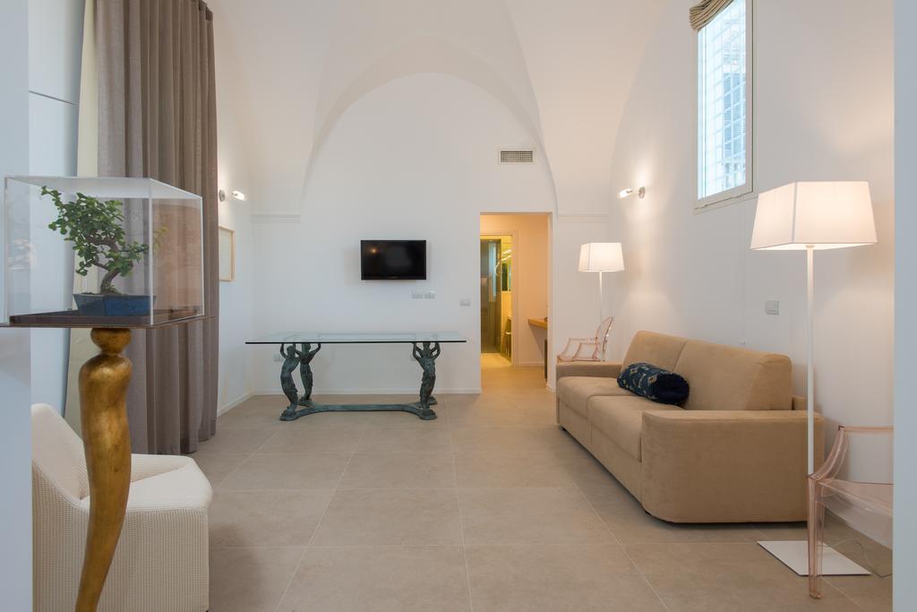 Le Bifore Charming House Lecce Buitenkant foto