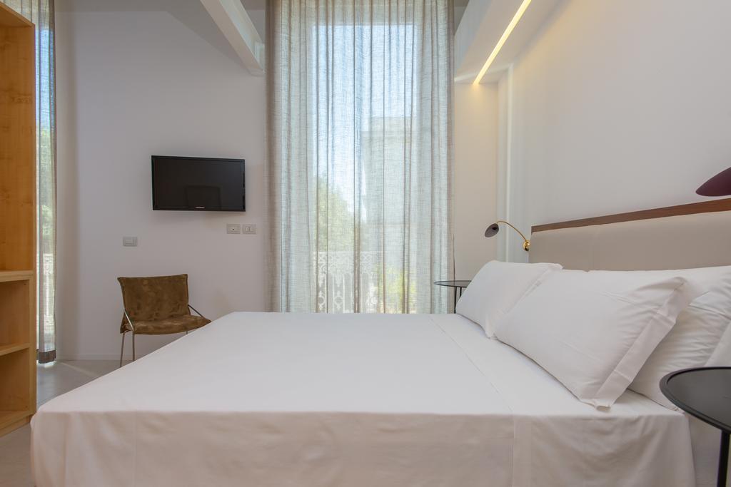 Le Bifore Charming House Lecce Buitenkant foto