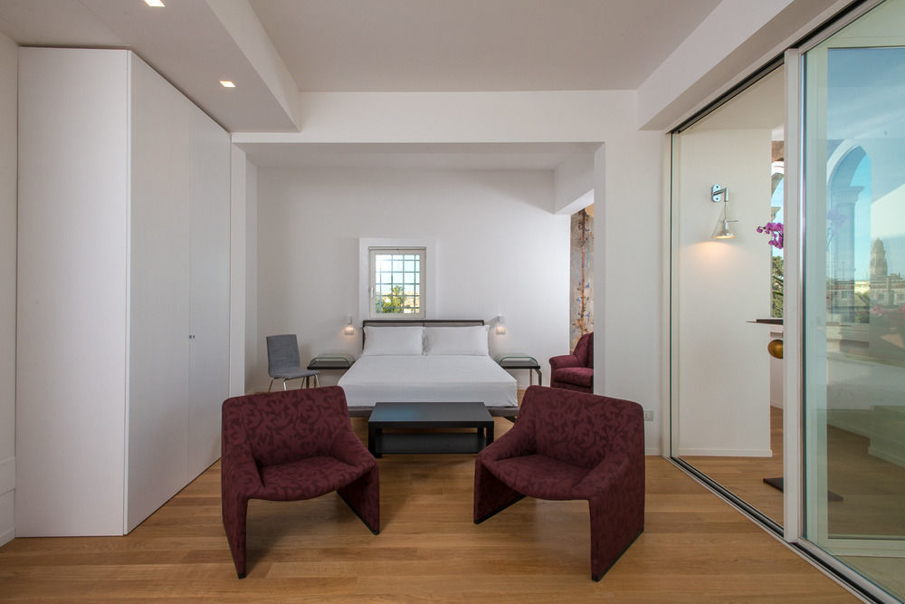 Le Bifore Charming House Lecce Buitenkant foto