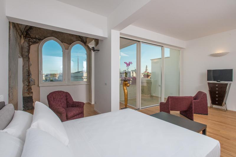 Le Bifore Charming House Lecce Buitenkant foto