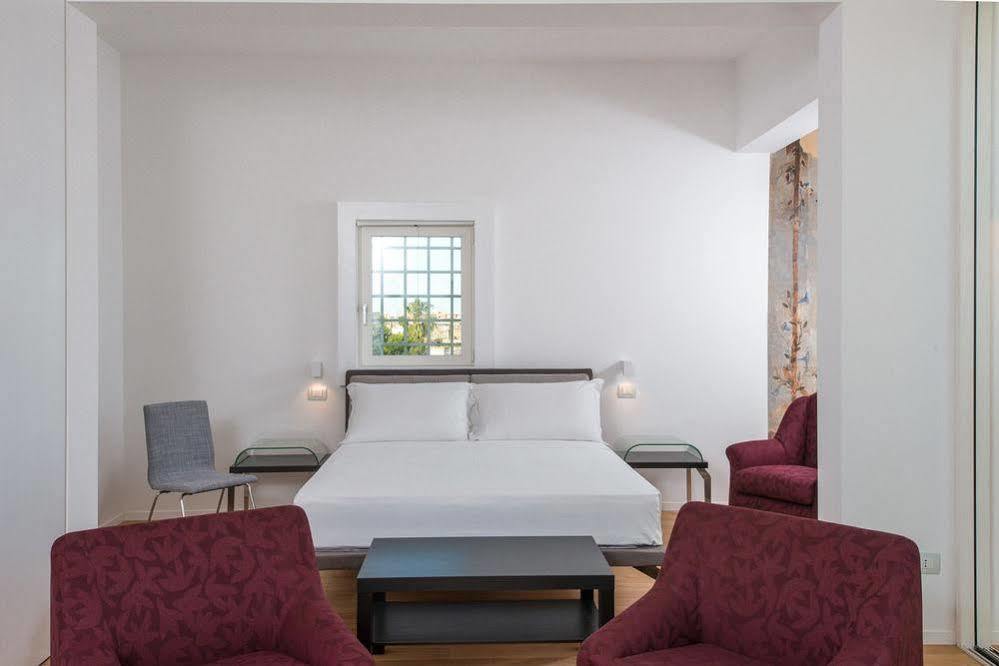 Le Bifore Charming House Lecce Buitenkant foto